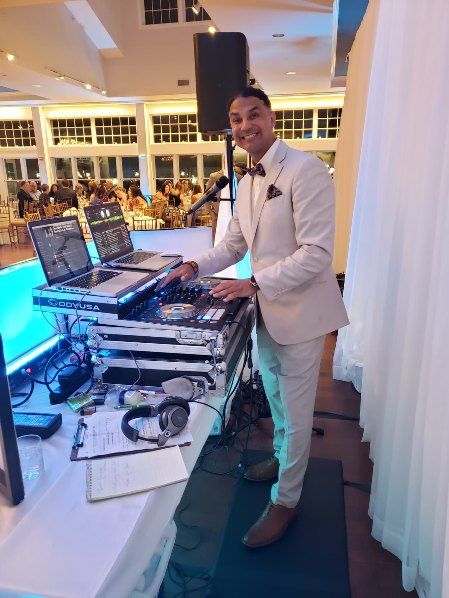 Angel Alba mixing live at a coastal New England wedding reception