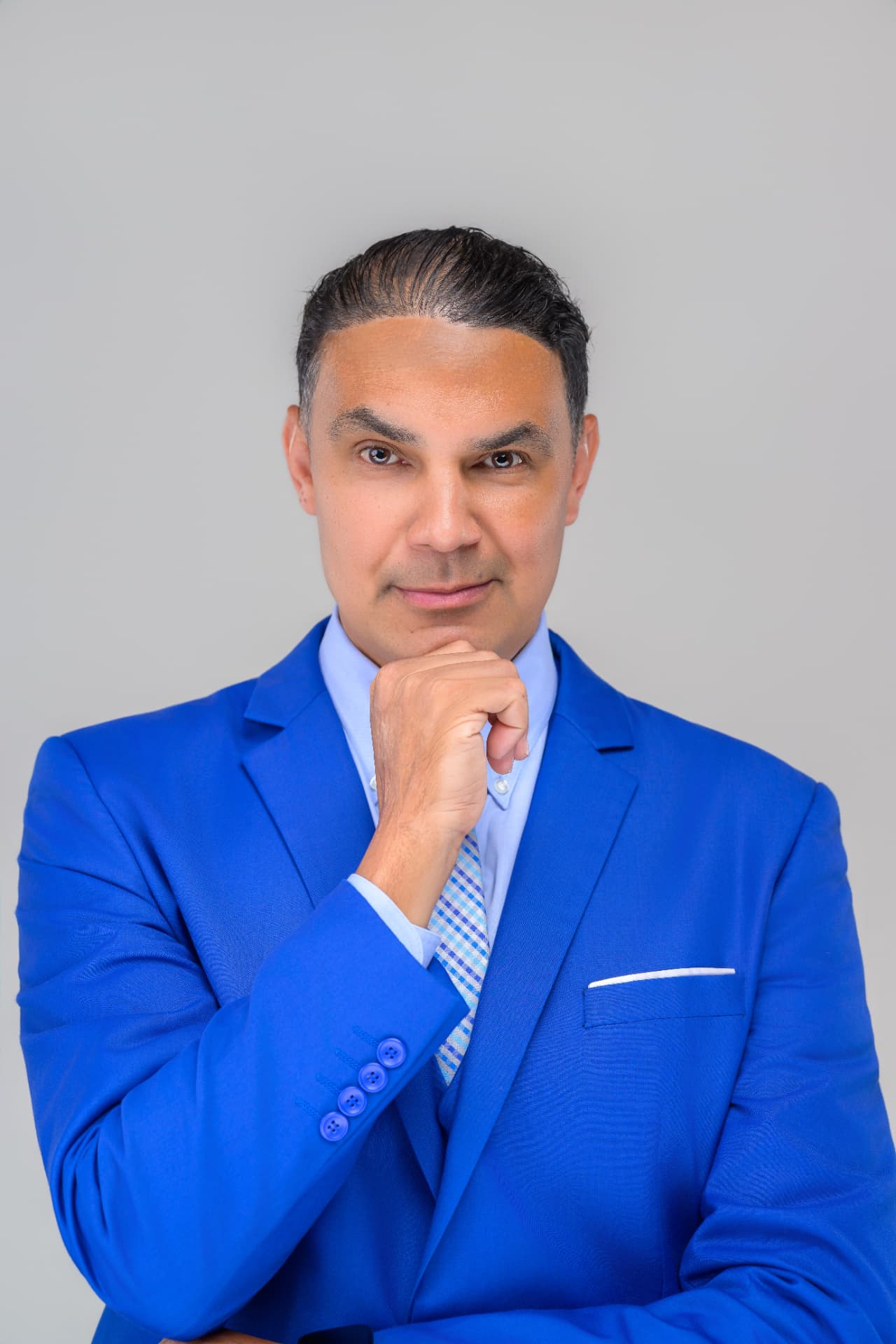 DJ Angel Alba, bilingual luxury wedding DJ and MC in Massachusetts, planning a wedding reception timeline for New England couples